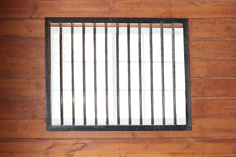 Modular Horse Barn 4x3 Stall Vinyl Window with Guard